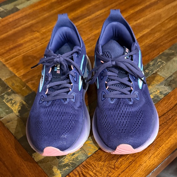 Brooks Women's Glycerin 22 Running Sneakers - Picture 5 of 9